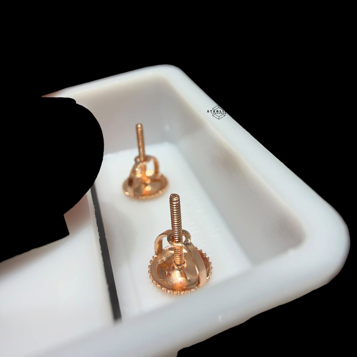 6mm Moissanite Prong Earrings 925 / Gold