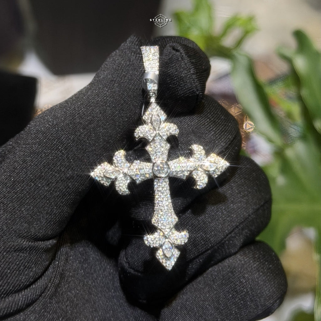 Moissanite VVS Fleur Cross Pendant 925 Silver Iced Out Free Steel Rope Chain