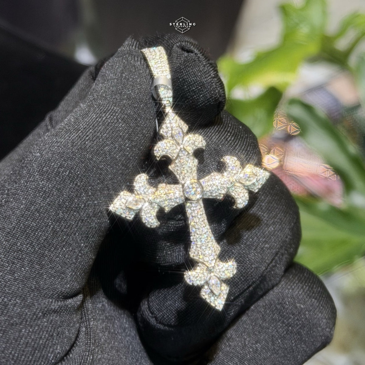 Moissanite VVS Fleur Cross Pendant 925 Silver Iced Out Free Steel Rope Chain