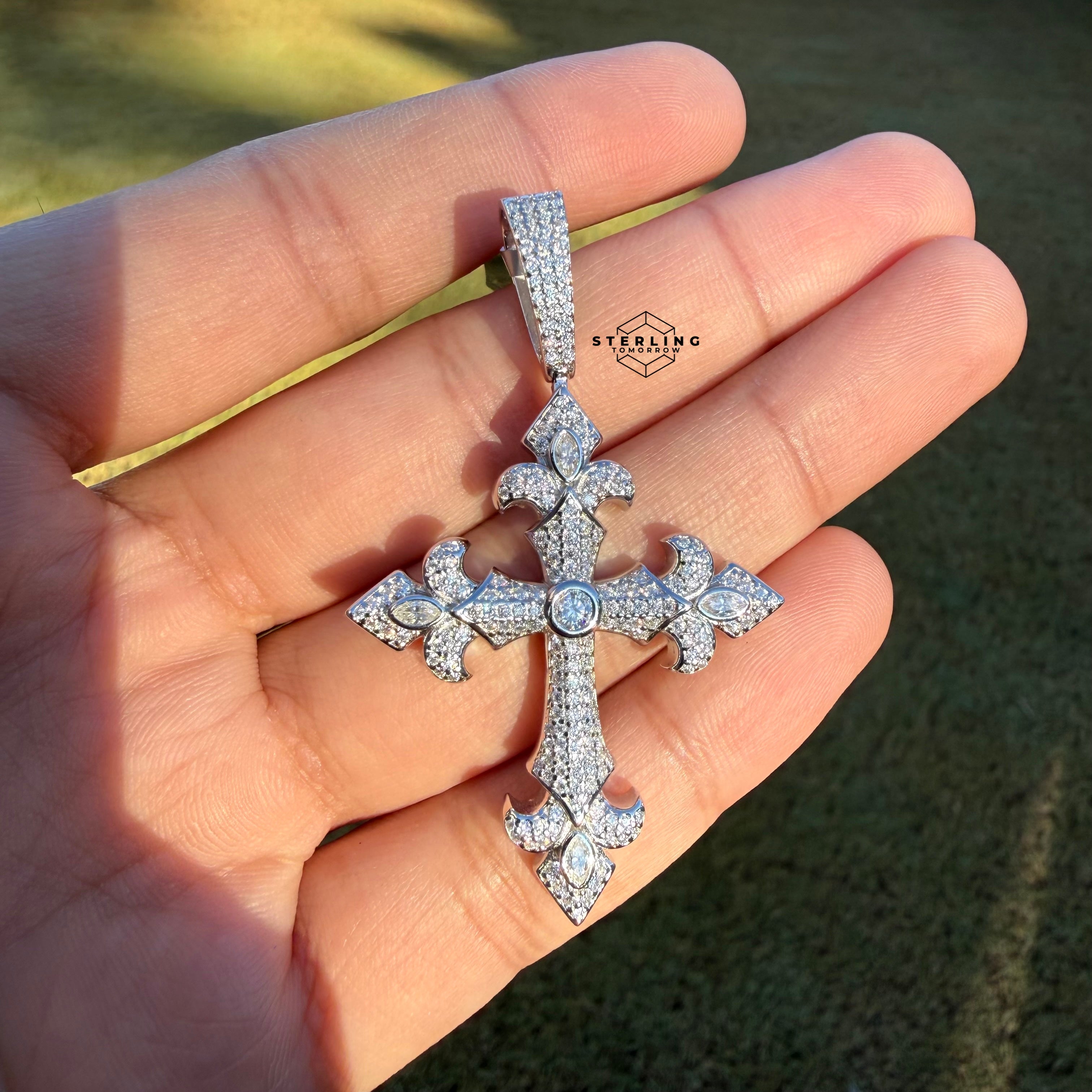 Moissanite VVS Fleur Cross Pendant 925 Silver Iced Out Free Steel Rope Chain
