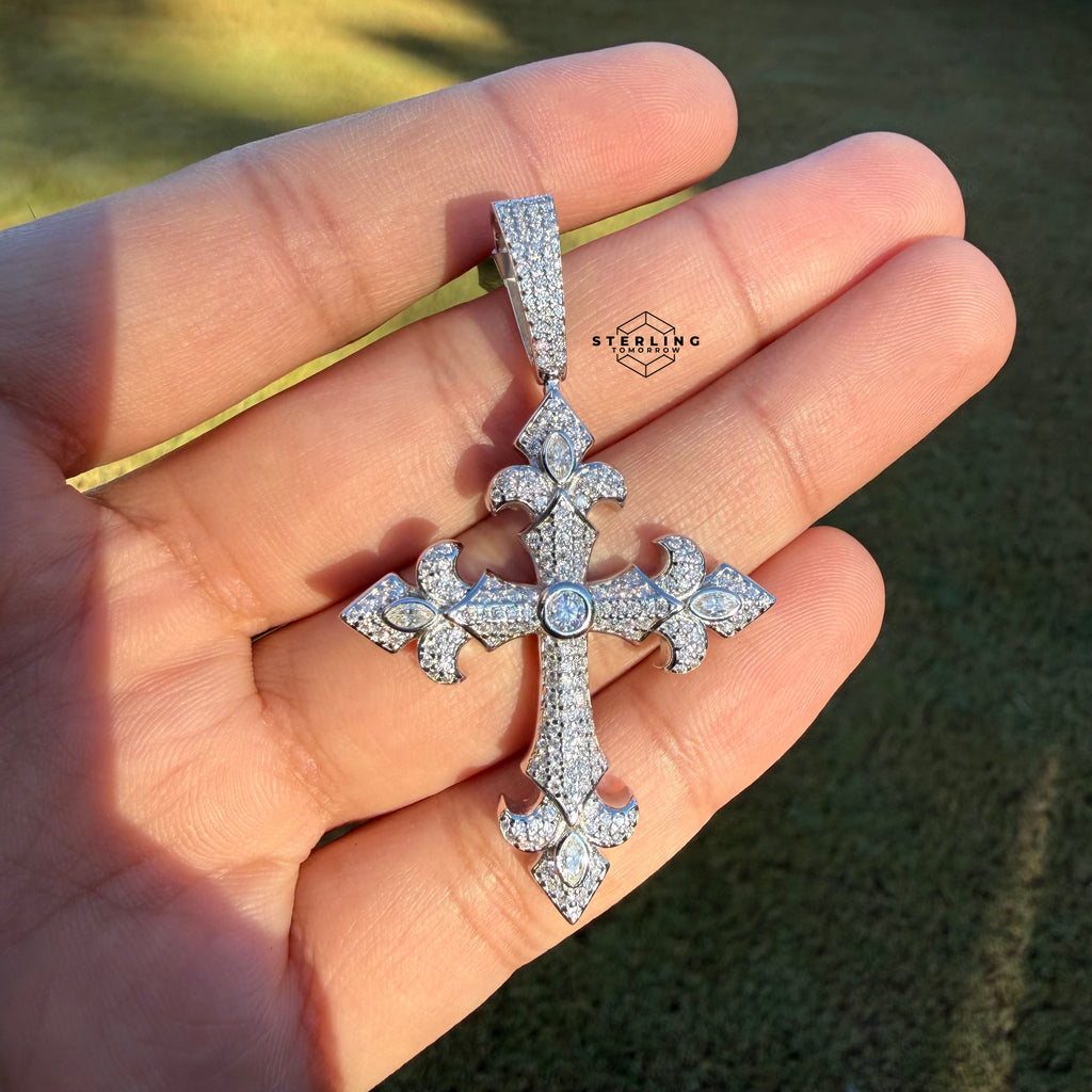 Moissanite VVS Fleur Cross Pendant 925 Silver Iced Out Free Steel Rope Chain
