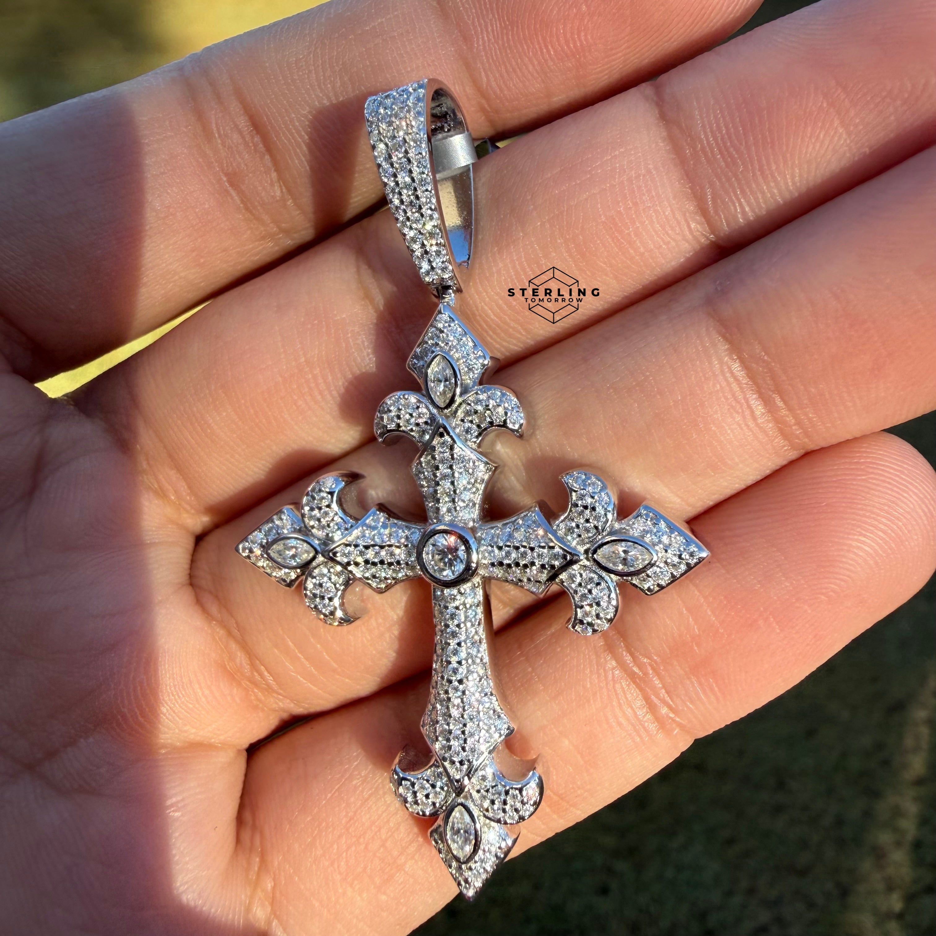 Moissanite VVS Fleur Cross Pendant 925 Silver Iced Out Free Steel Rope Chain