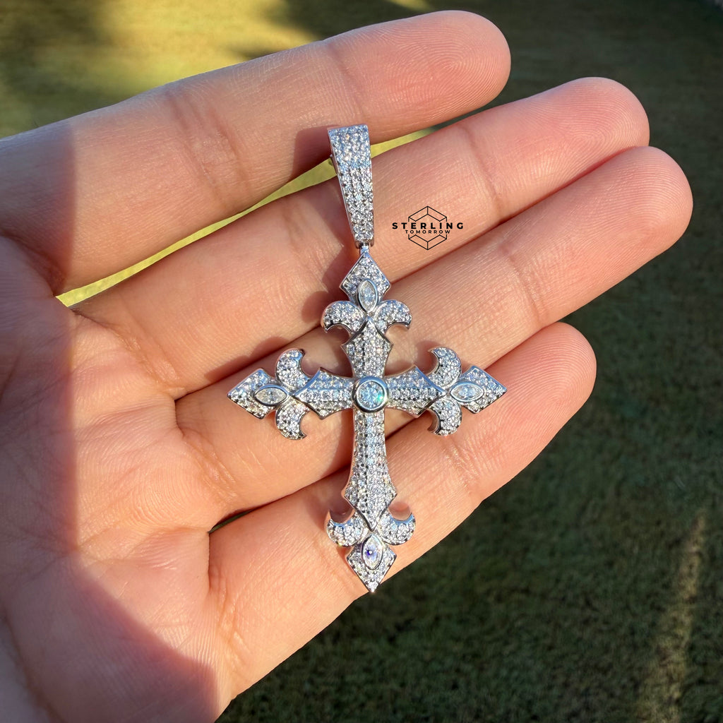 Moissanite VVS Fleur Cross Pendant 925 Silver Iced Out Free Steel Rope Chain
