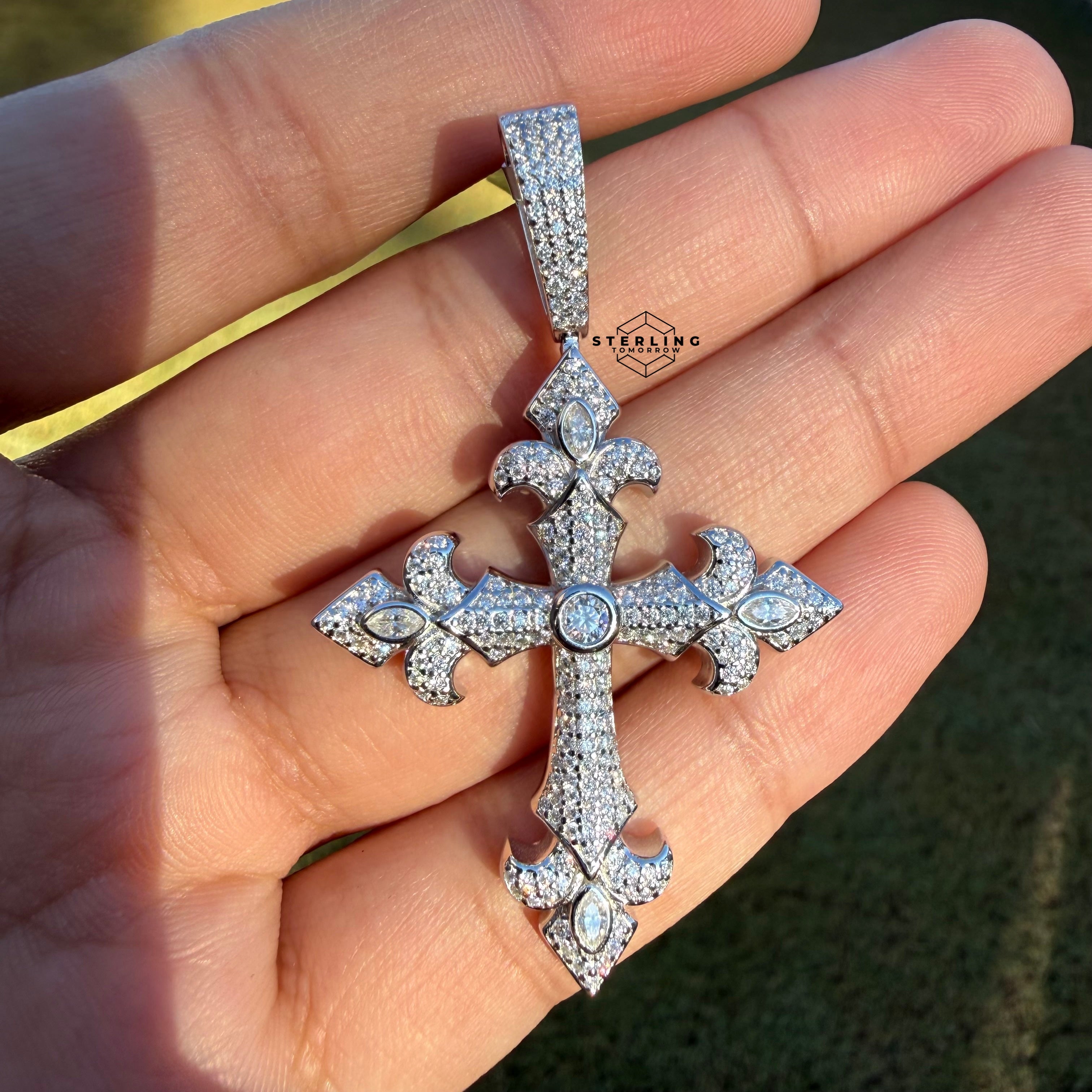 Moissanite VVS Fleur Cross Pendant 925 Silver Iced Out Free Steel Rope Chain