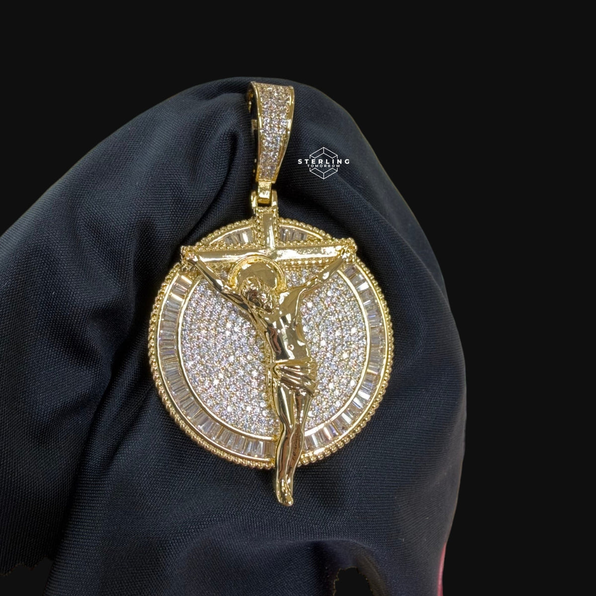 Jesus Crucifix Medallion Pendant 14k Gold Finish