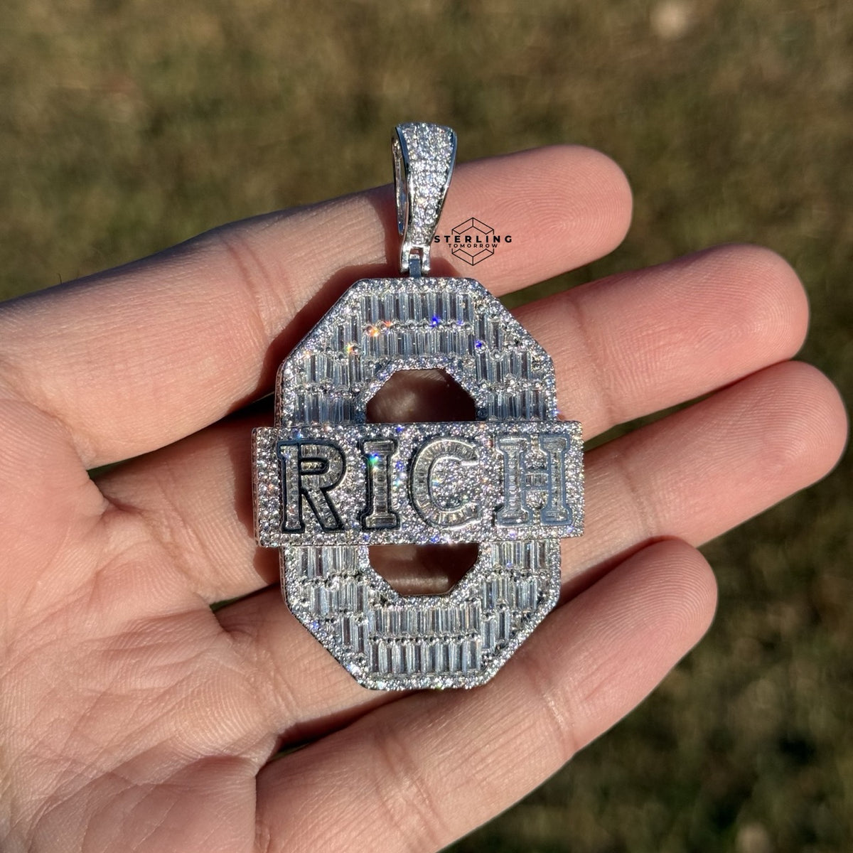 Iced Out RICH Letter Pendant | 14K White Gold Plated Baguette CZ Money Pendant Hip Hop Necklace with Free Rope Chain