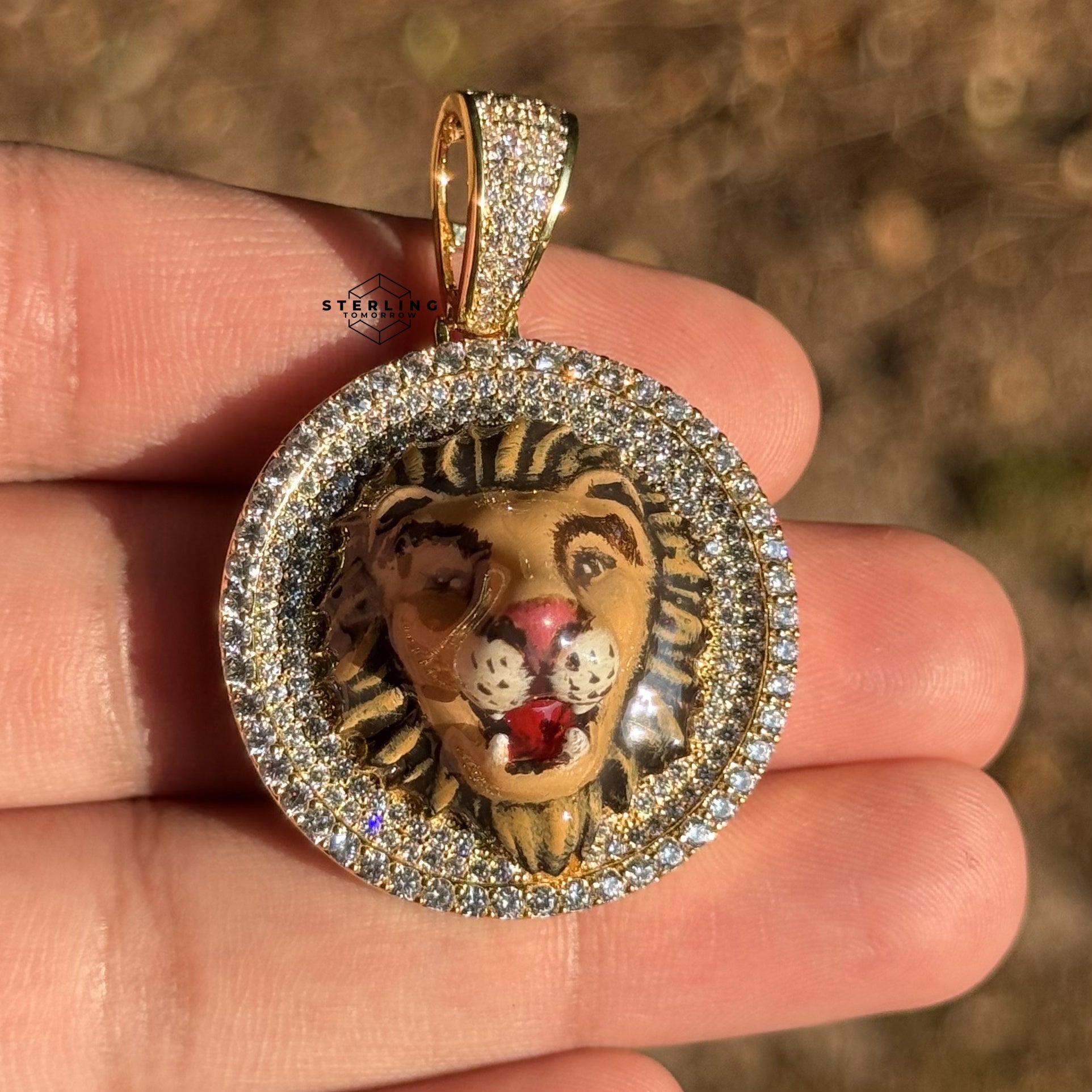 Lion Head Pendant – Gold Round Medallion