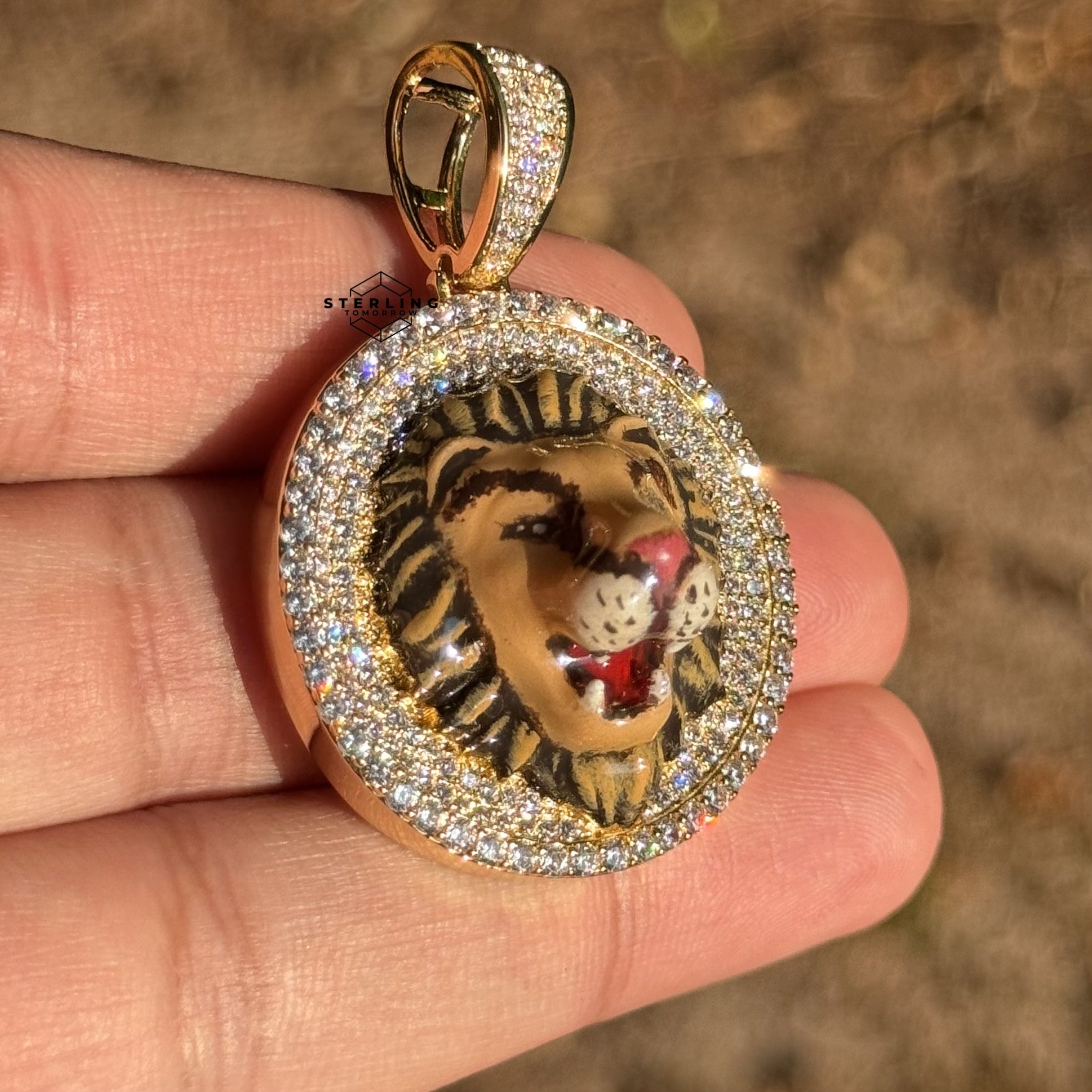 Lion Head Pendant – Gold Round Medallion