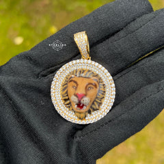 Lion Head Pendant – Gold Round Medallion