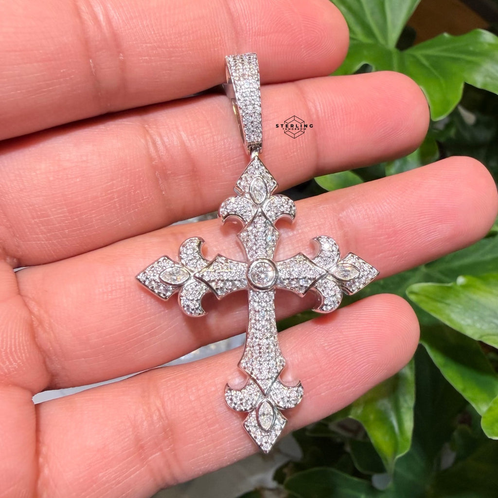Moissanite VVS Fleur Cross Pendant 925 Silver Iced Out Free Steel Rope Chain