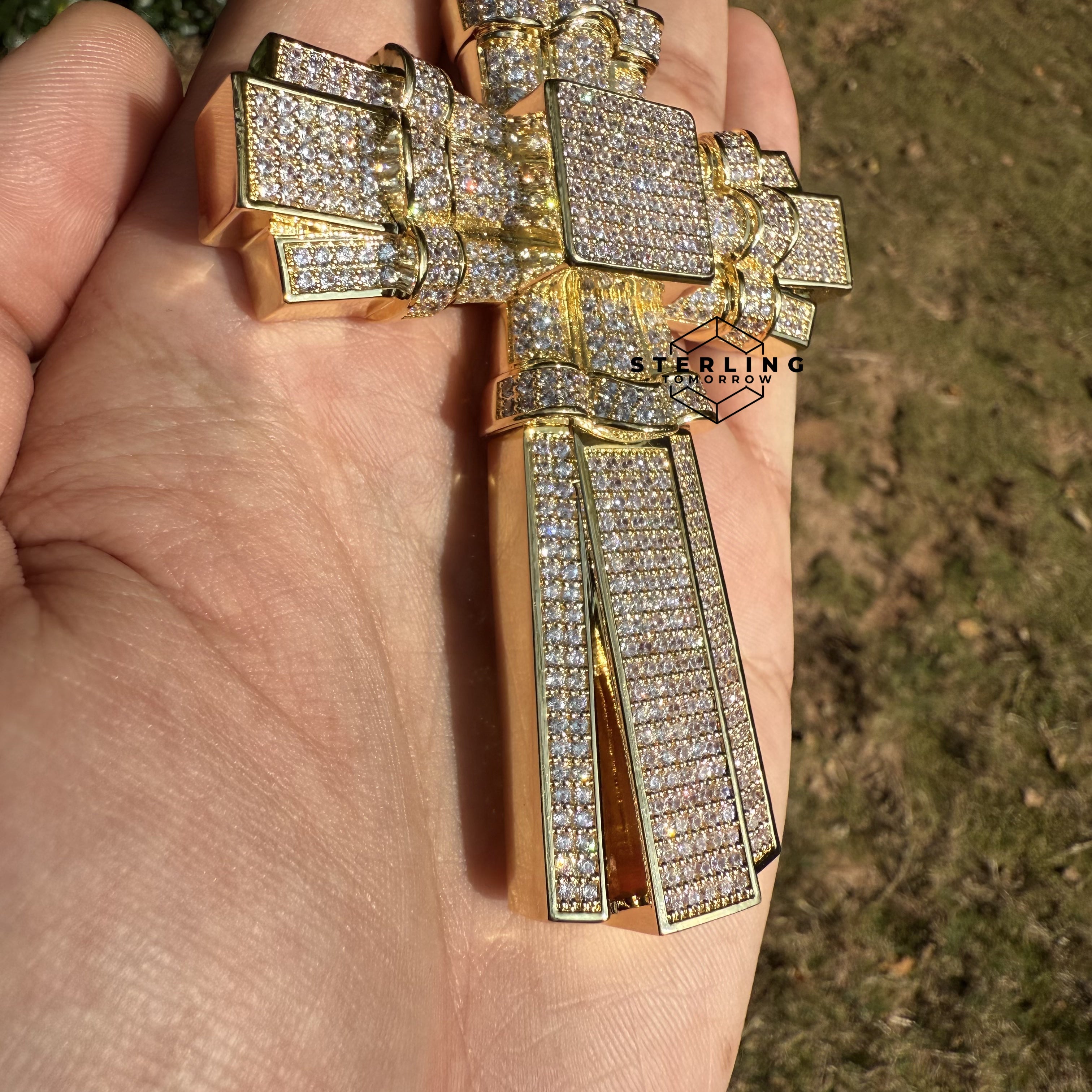 X Large Gold Cross Iced Out Detail Pendant