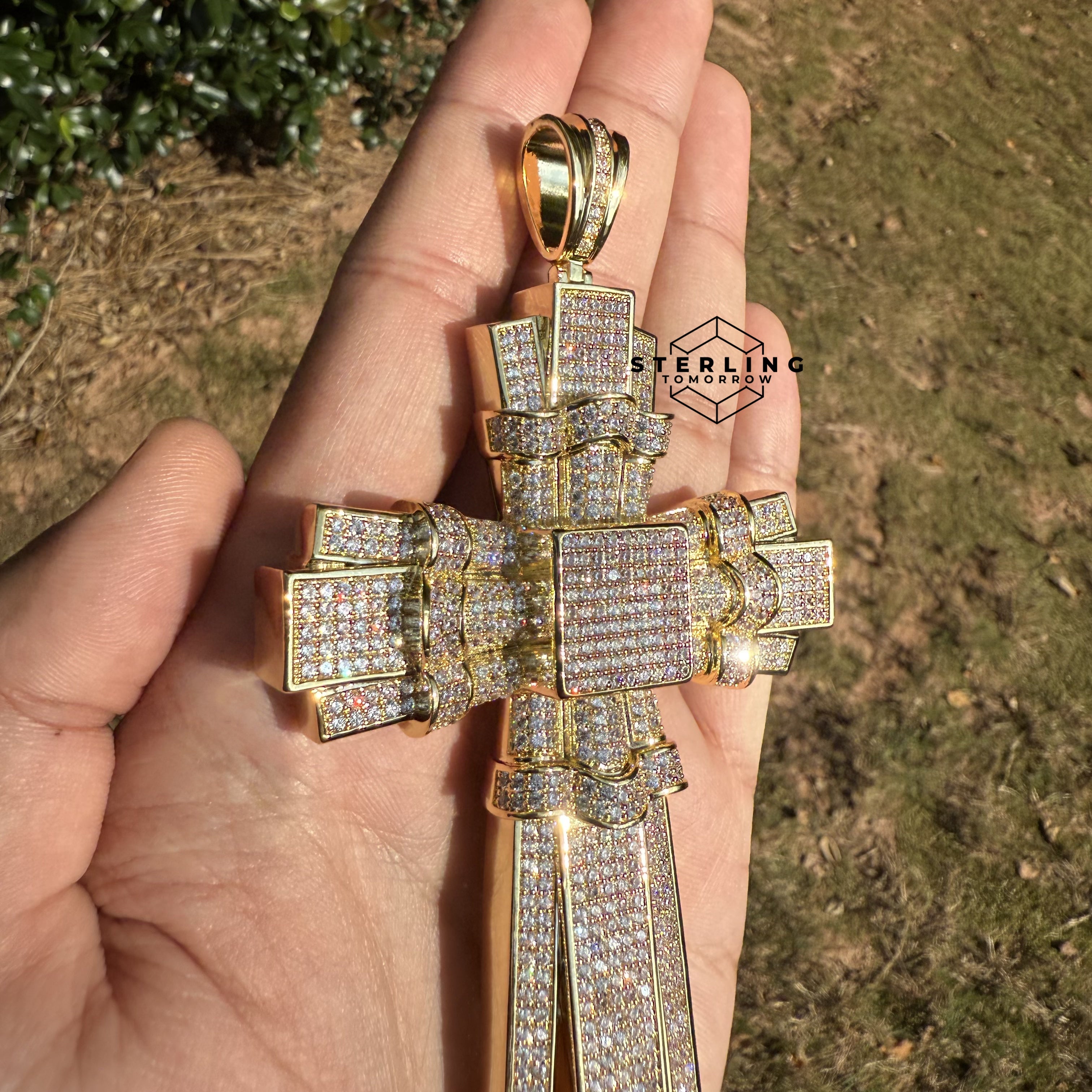 X Large Gold Cross Iced Out Detail Pendant