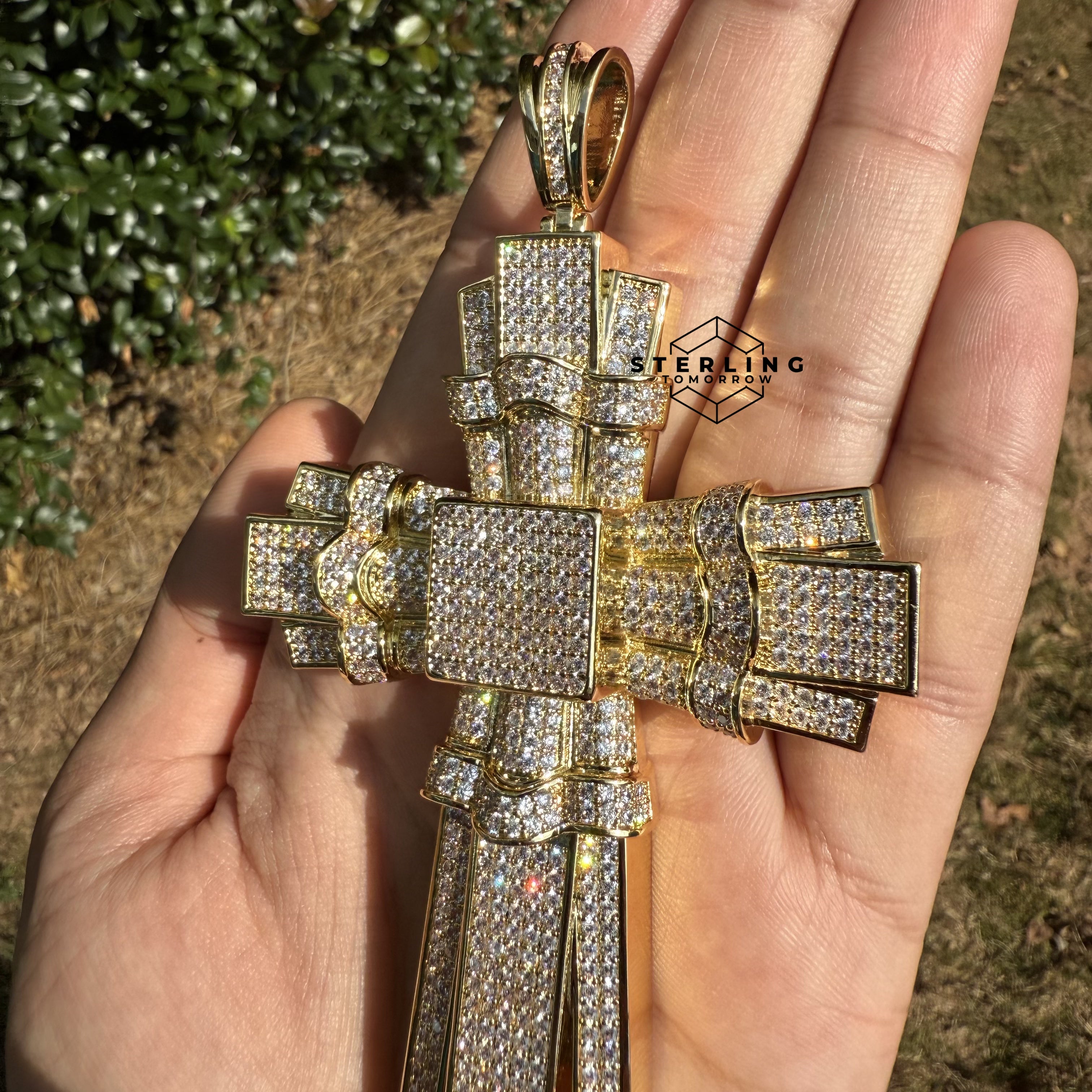 X Large Gold Cross Iced Out Detail Pendant