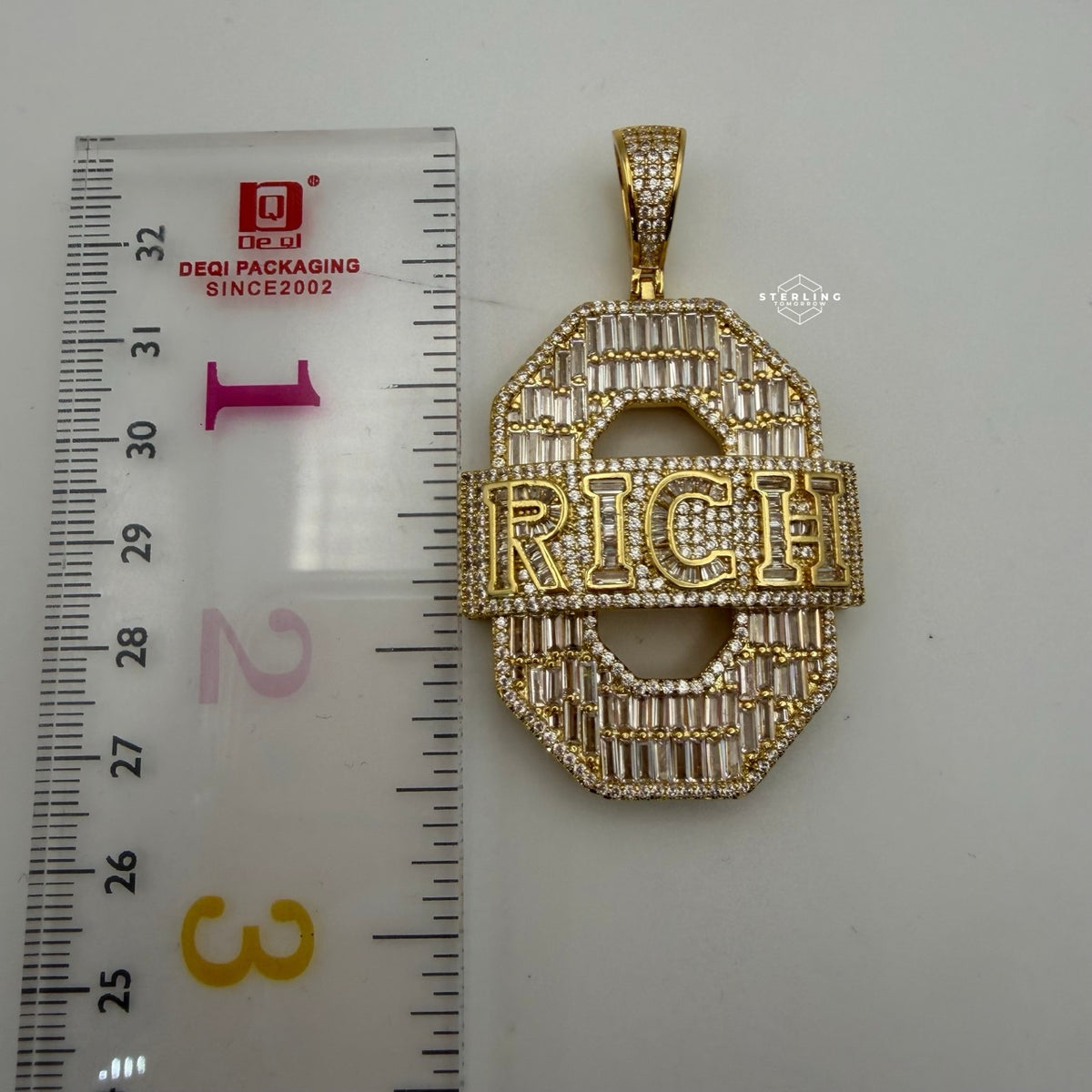"0 RICH" Hip Hop Bling Pendant
