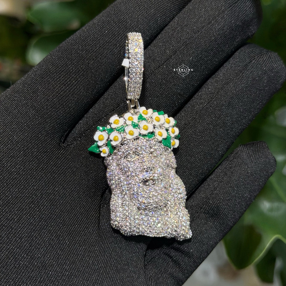 14k White Gold Plated Jesus Daisy Crown Iced Pendant
