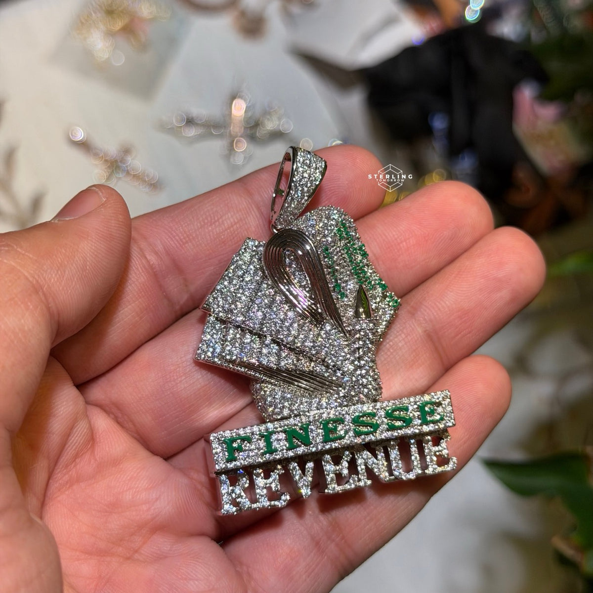 Finesse Revenue Iced Pendant