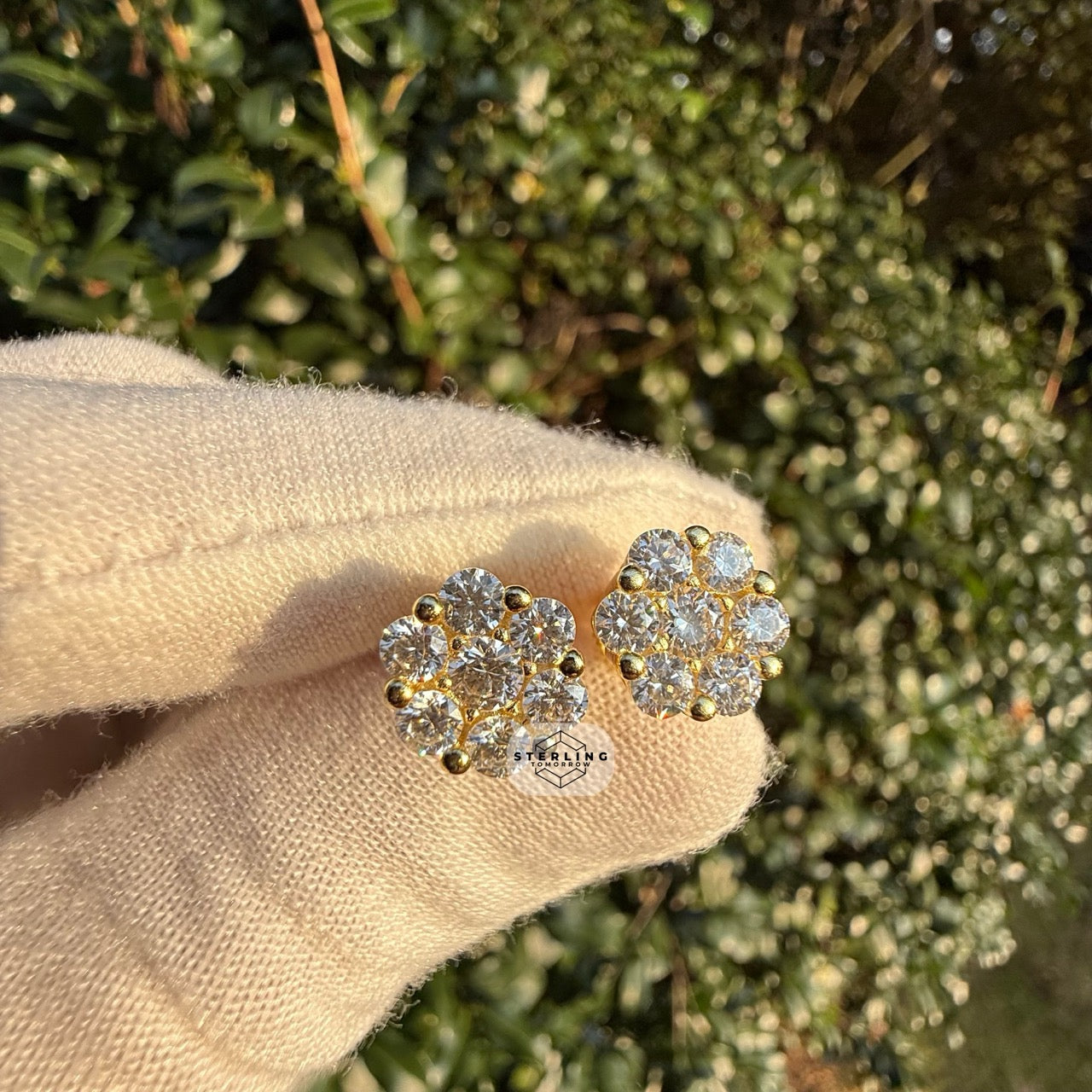 Moissanite 9mm Daisy Screwback Stud Earrings Gold Tone