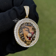 Lion Head Pendant – Gold Round Medallion