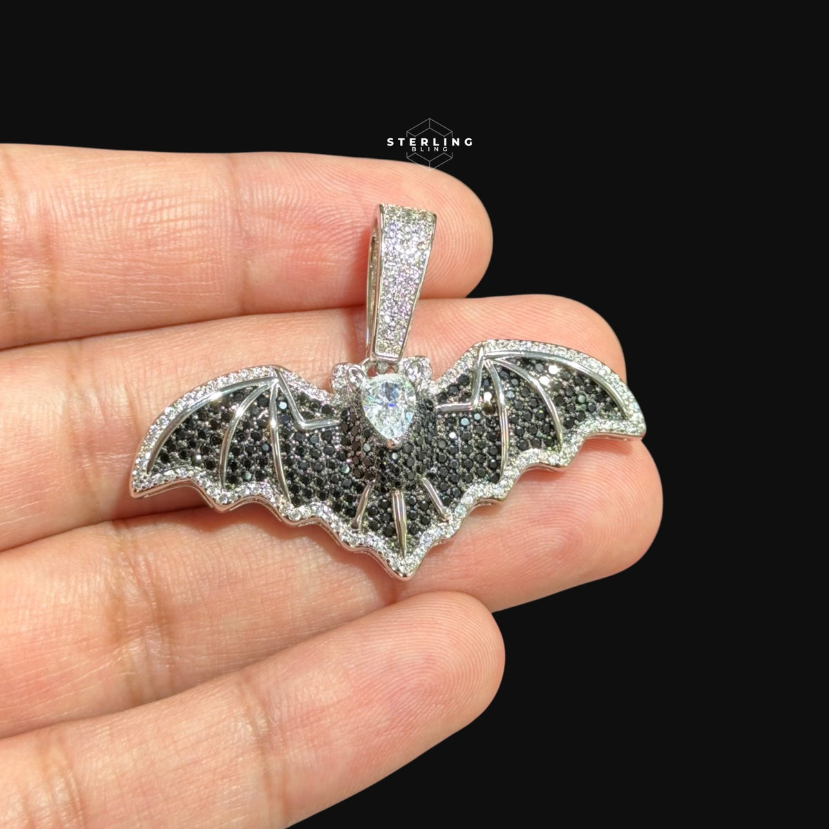 Iced Out Bat Pendant Necklace Black White CZ Gothic Animal Charm Hip Hop Jewelry with Free Chain