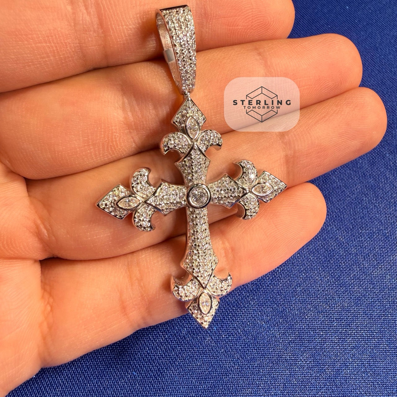 Moissanite VVS Fleur Cross Pendant 925 Silver Iced Out Free Steel Rope Chain