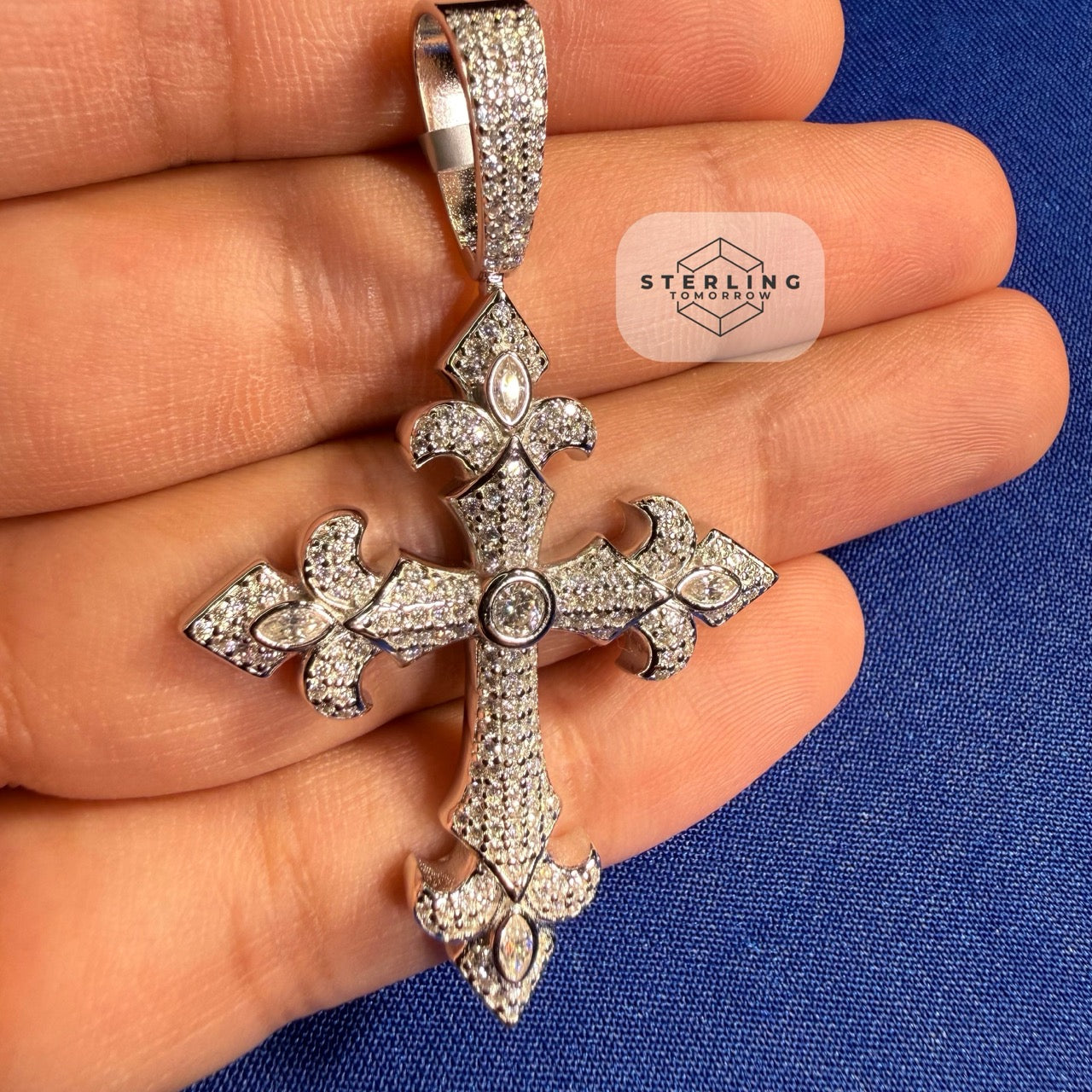 Moissanite VVS Fleur Cross Pendant 925 Silver Iced Out Free Steel Rope Chain