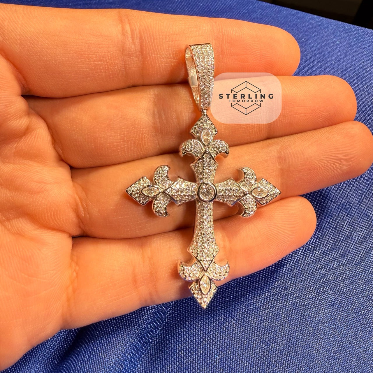 Moissanite VVS Fleur Cross Pendant 925 Silver Iced Out Free Steel Rope Chain
