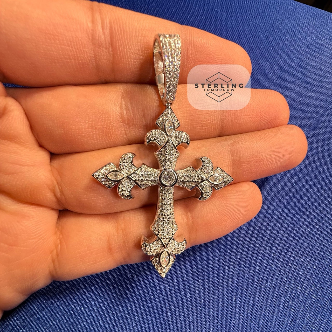 Moissanite VVS Fleur Cross Pendant 925 Silver Iced Out Free Steel Rope Chain