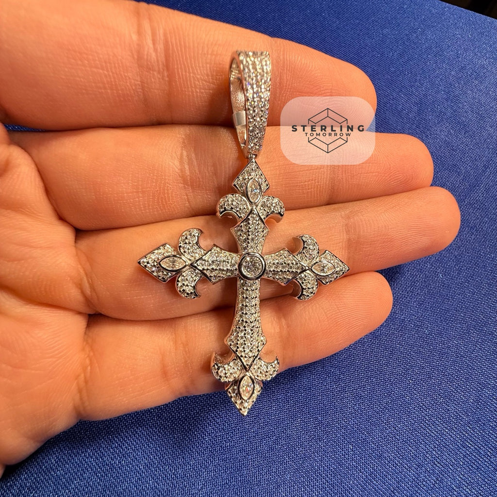 Moissanite VVS Fleur Cross Pendant 925 Silver Iced Out Free Steel Rope Chain