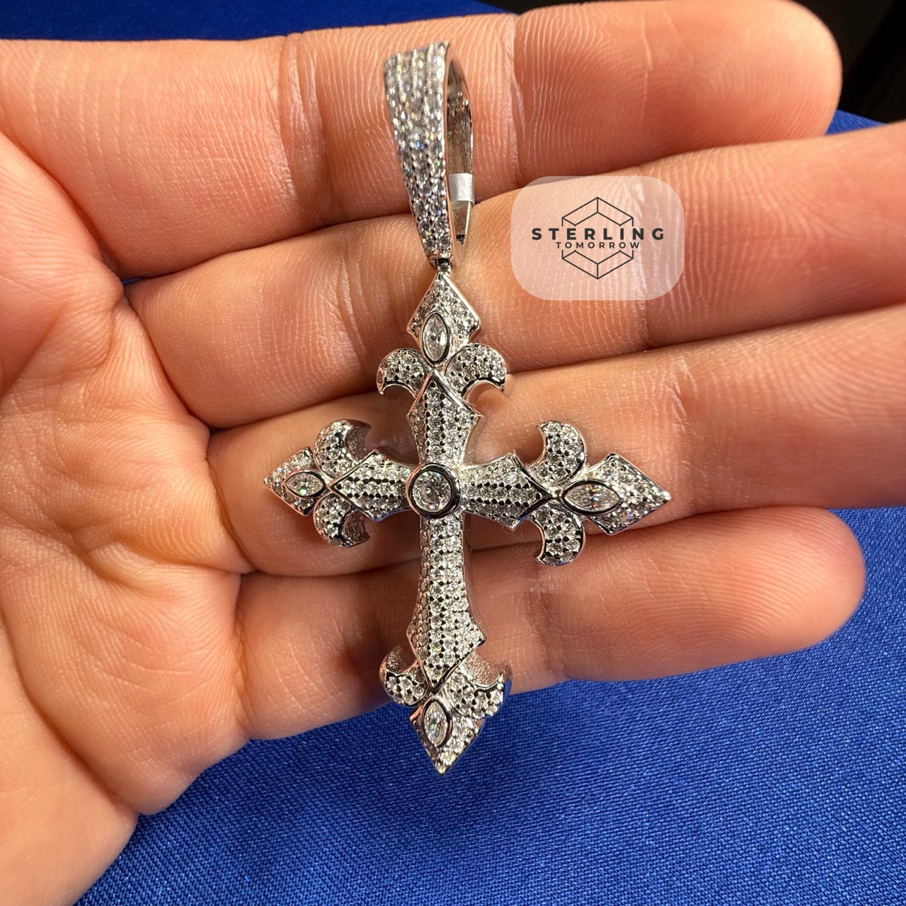 Moissanite VVS Fleur Cross Pendant 925 Silver Iced Out Free Steel Rope Chain