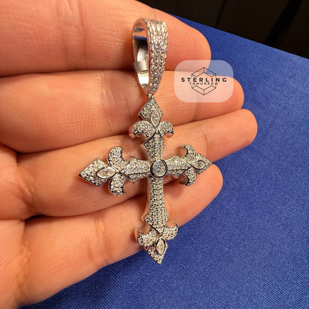 Moissanite VVS Fleur Cross Pendant 925 Silver Iced Out Free Steel Rope Chain