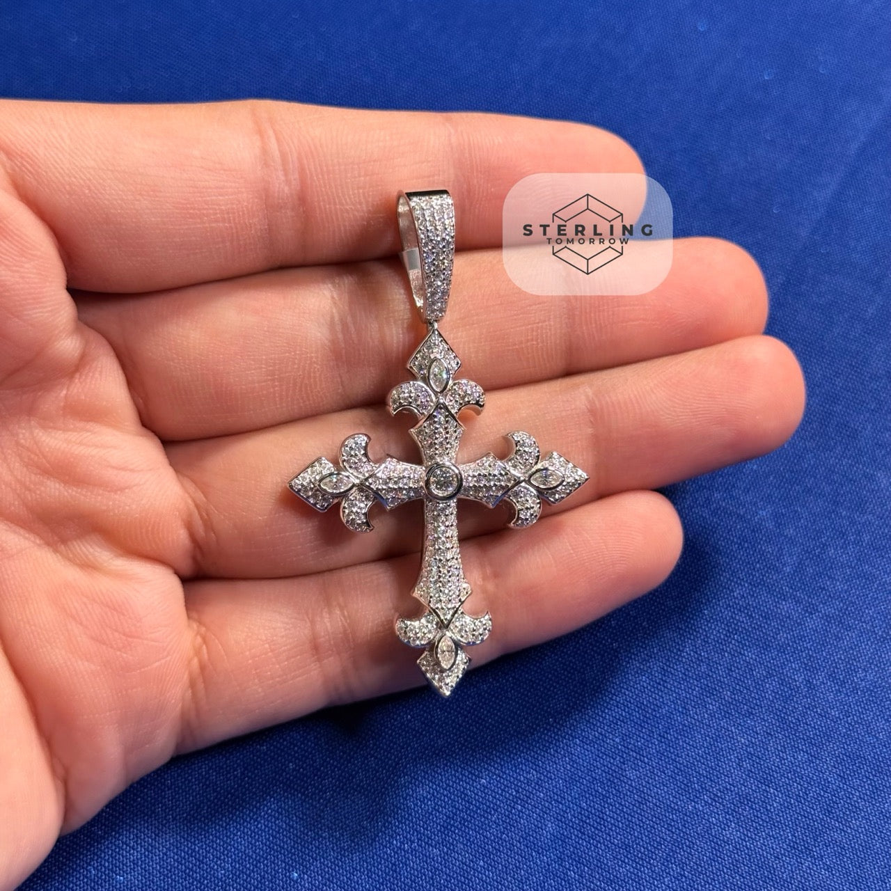 Moissanite VVS Fleur Cross Pendant 925 Silver Iced Out Free Steel Rope Chain