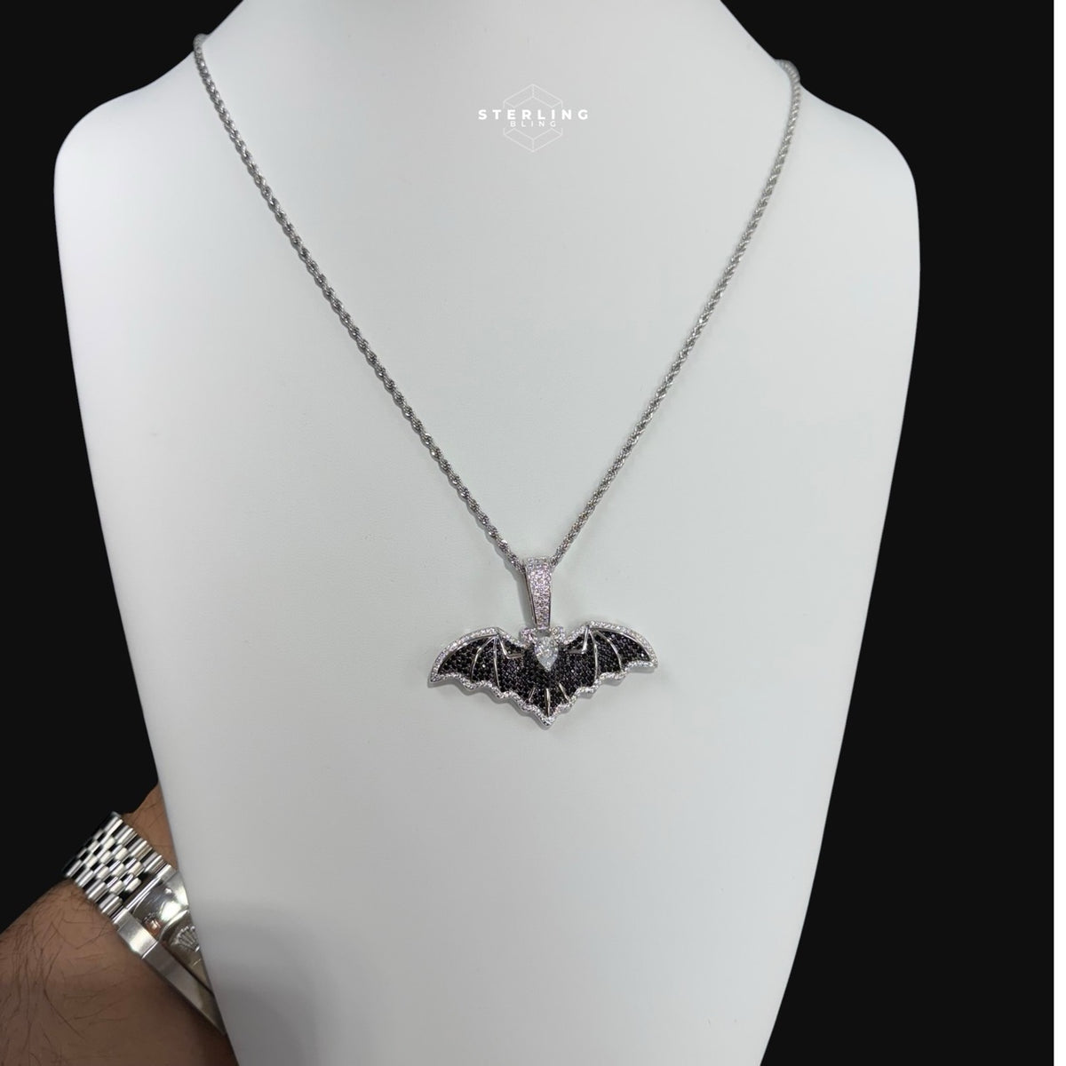 Iced Out Bat Pendant Necklace Black White CZ Gothic Animal Charm Hip Hop Jewelry with Free Chain