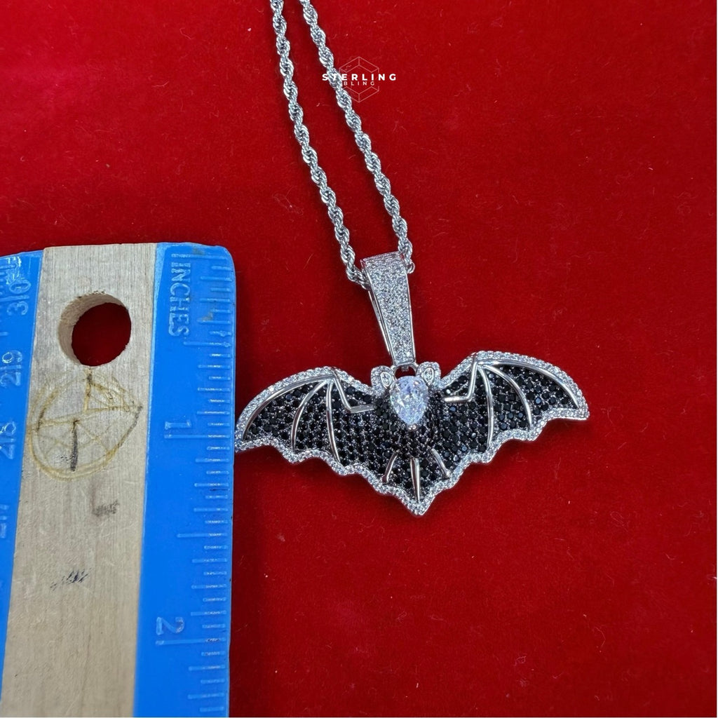 Iced Out Bat Pendant Necklace Black White CZ Gothic Animal Charm Hip Hop Jewelry with Free Chain